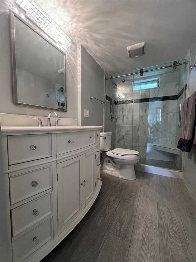 Building Photo - 2615 NE 3rd Ct