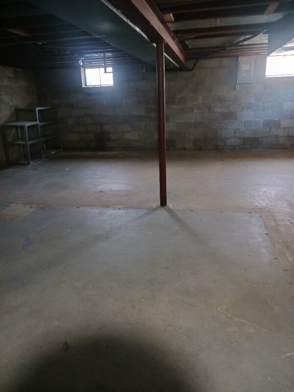 Building Photo - 1722 Billview Dr