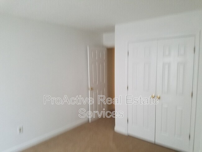 Building Photo - 5476 Club Head Rd