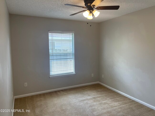 Building Photo - 1751 Hawkins Cove Dr E