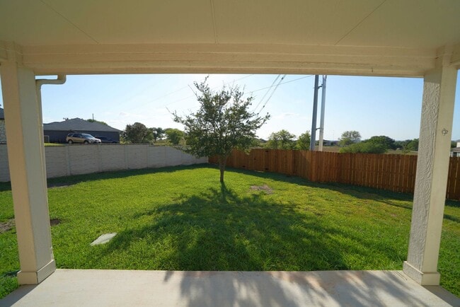 Building Photo - Immaculately upgraded and maintained home now available in Cibolo! Realtor Commission: $550