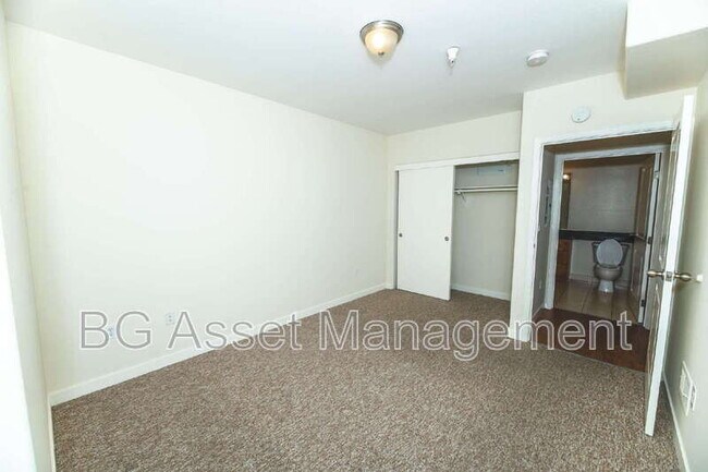 Building Photo - 1459 MacArthur Blvd