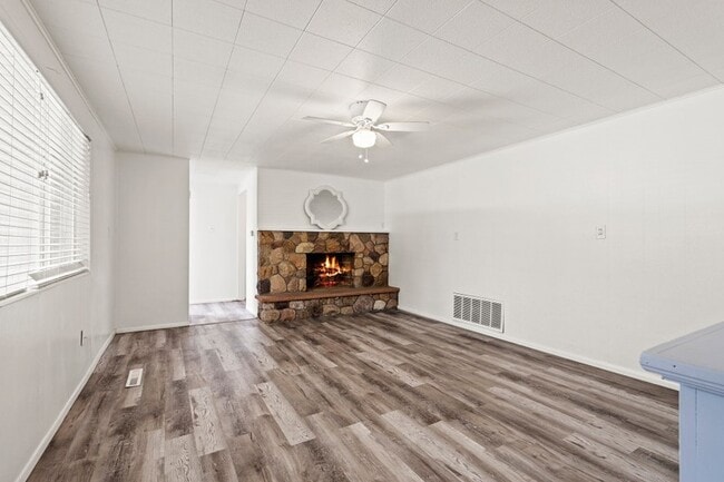 Building Photo - 1590 Nicholls Rd