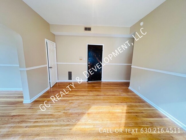 Building Photo - *** $1000 OFF RENT - 4 BEDROOM - 1 BTH / H...