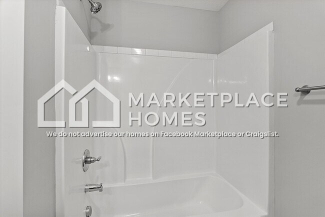 Building Photo - 128 Downsbury Rd