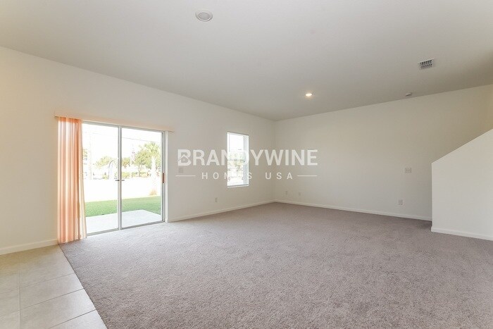 Building Photo - 1650 Effra Wy