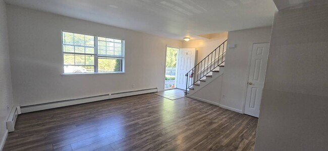 Building Photo - 1335 Union Ave