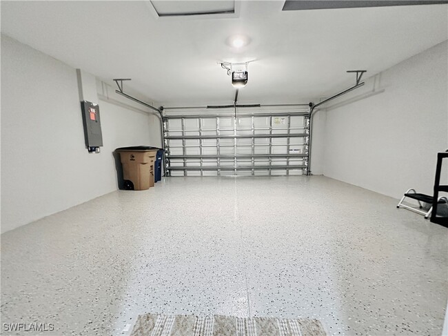 Building Photo - 489 Lenox Ave