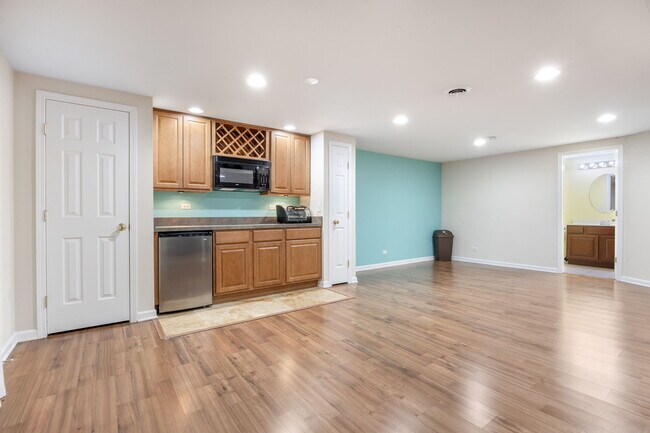 Building Photo - 2566 Rourke Dr