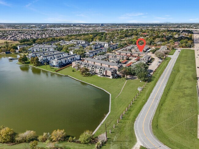 Building Photo - 18800 Egret Bay Blvd