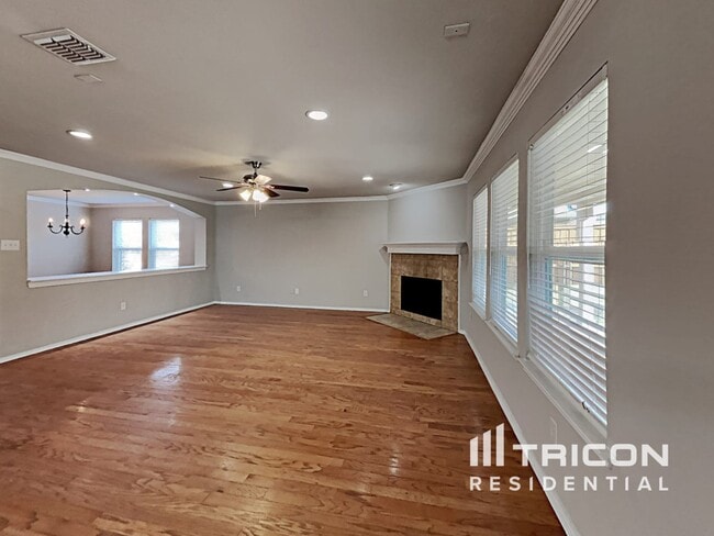 Building Photo - 509 Niagara Falls Dr