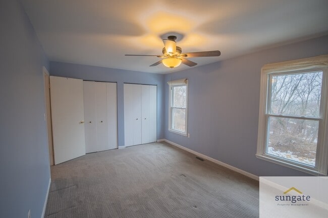 Building Photo - 21 Robin Ridge Ct