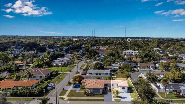 Building Photo - 600 SW 8th St