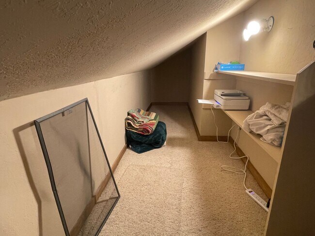 Building Photo - Beautiful furnished house in Stateline available now!