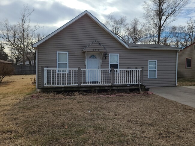 Front of House - 921 E 11th Ave