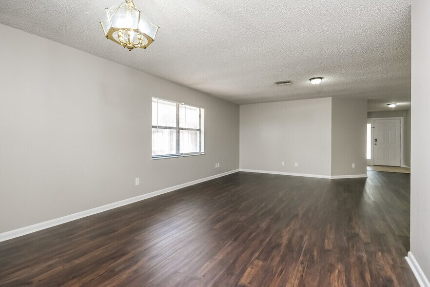 Building Photo - 104 Lake Daisy Terrace