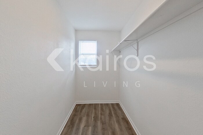 Building Photo - 15743 Del Norte Dr