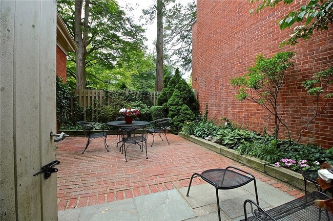 Building Photo - 434 Bellevue Ave