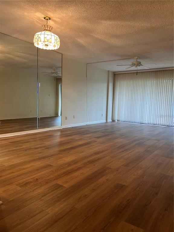 Building Photo - 2900 Cove Cay Dr