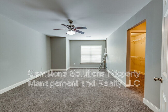 Building Photo - 301 Pennystone Cir