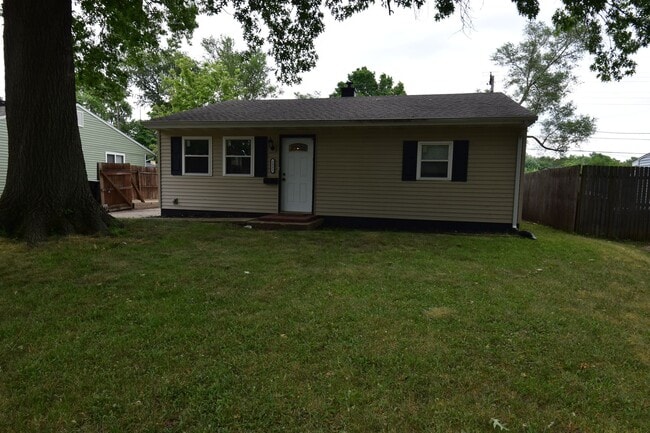 Building Photo - Updated ranch style home in McKinley Terrance