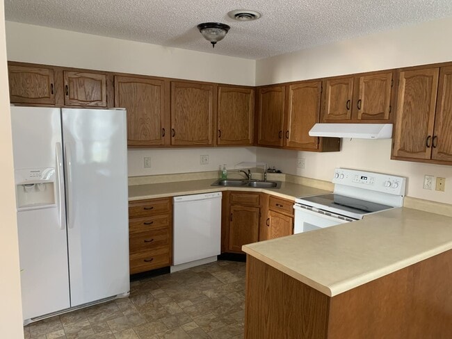 Building Photo - 32 Rabbit Trail Dr