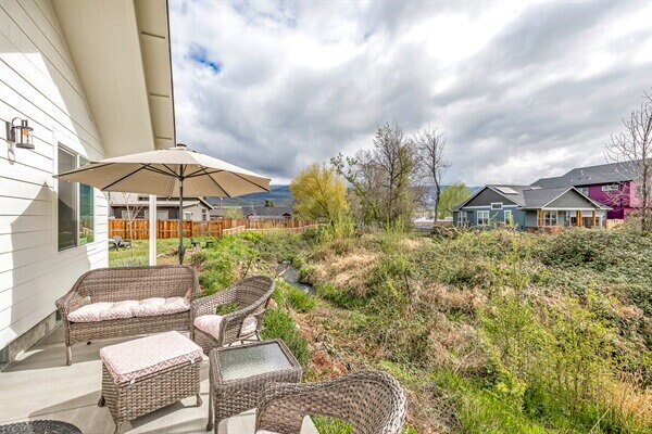 Building Photo - 303 Gangnes Dr