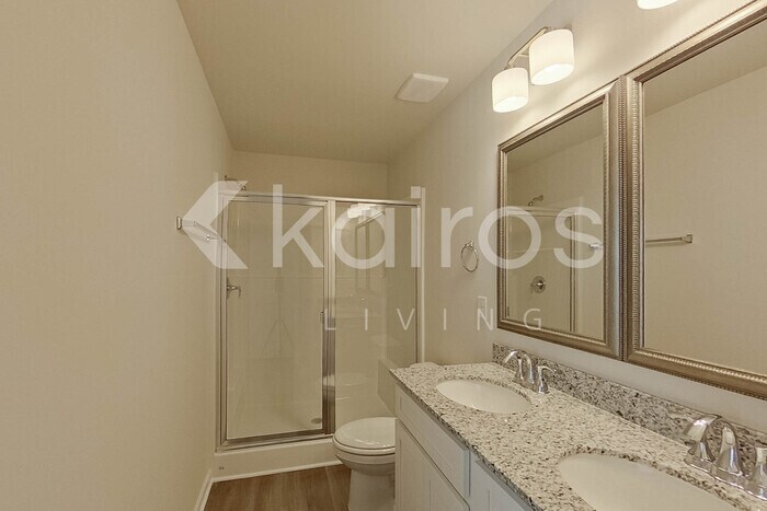 Building Photo - 2137 Banyon Cir