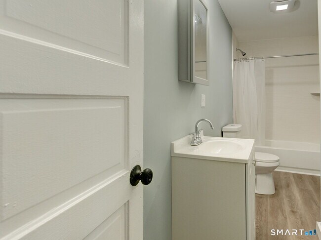 Building Photo - 115 Silver St