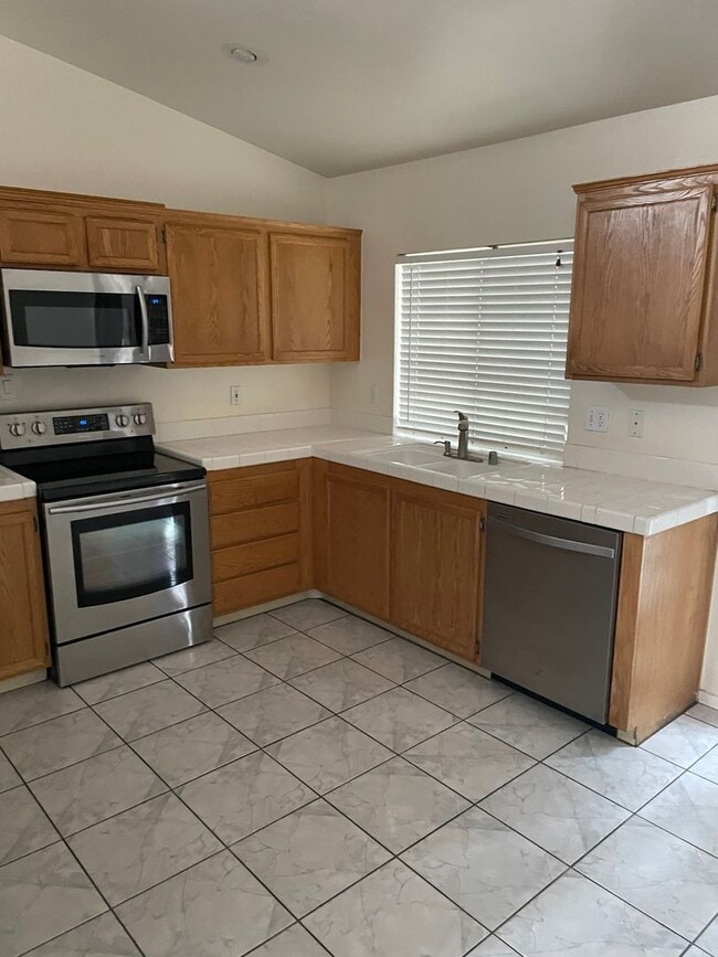 Building Photo - 3 BEDROOM SINGLE STORY HOUSE IN A CUL DE SAC