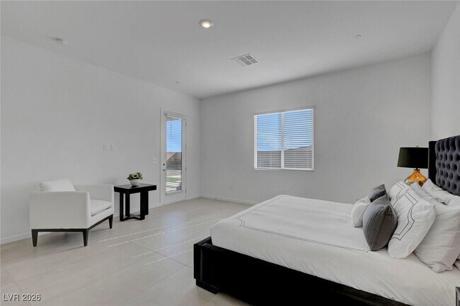 Building Photo - 10851 Mila Lndg Ave