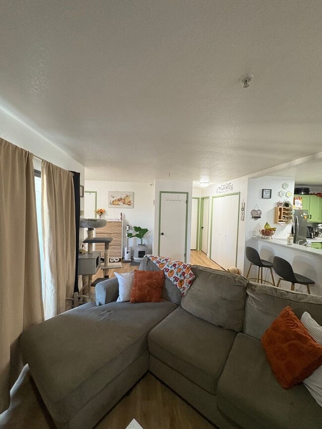 Building Photo - Gated Community with easy west bound 80 ac...