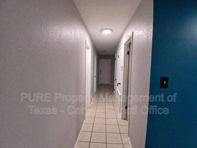 Building Photo - 4033 Sandy Hollow Creek Dr