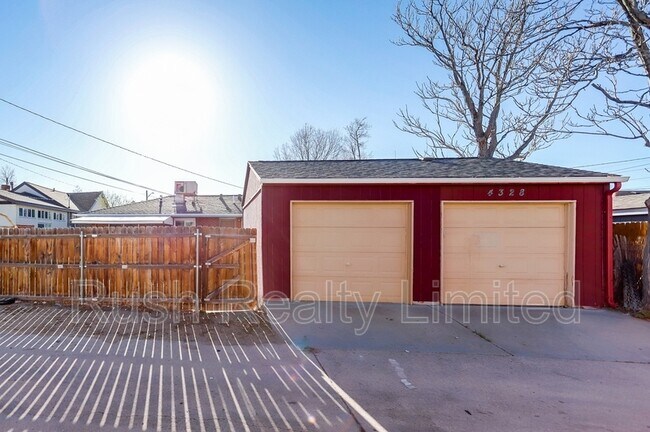 Building Photo - 4326 Raritan St