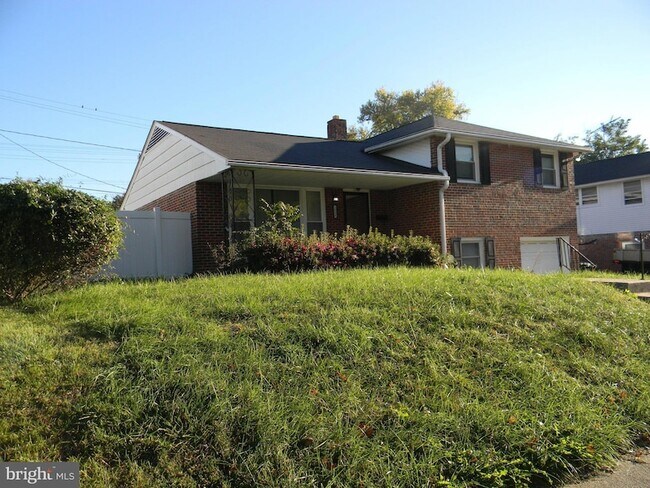 Building Photo - 3536 Lynne Haven Dr