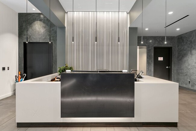 Building Photo - Bright and Modern World-Class Condo
