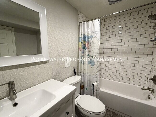 Building Photo - 2127 Mountain Iris Dr