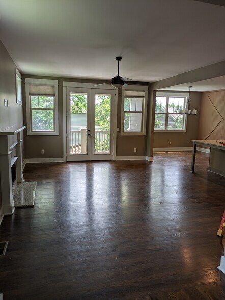 Building Photo - 2024B Straightway Ave