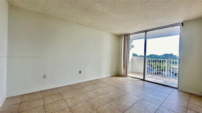 Building Photo - 1200 NE Miami Gardens Dr