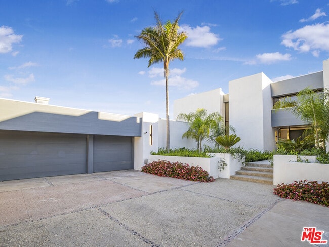 Building Photo - 30020 Morning View Dr