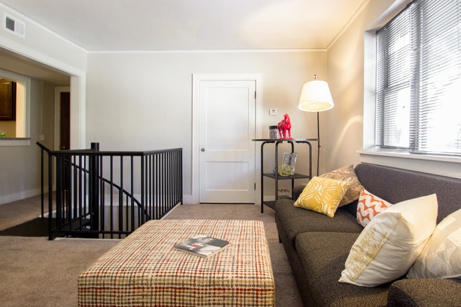 Living Area - The Nottingham Apartments
