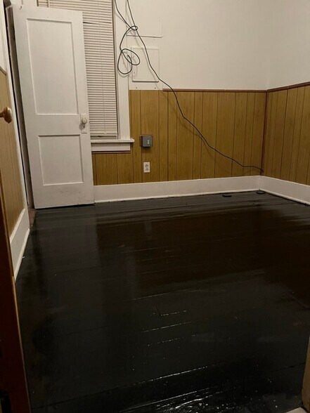 Building Photo - 154 Austin St