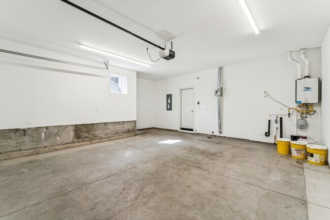 Building Photo - 3243 S Sedgebrook Ln