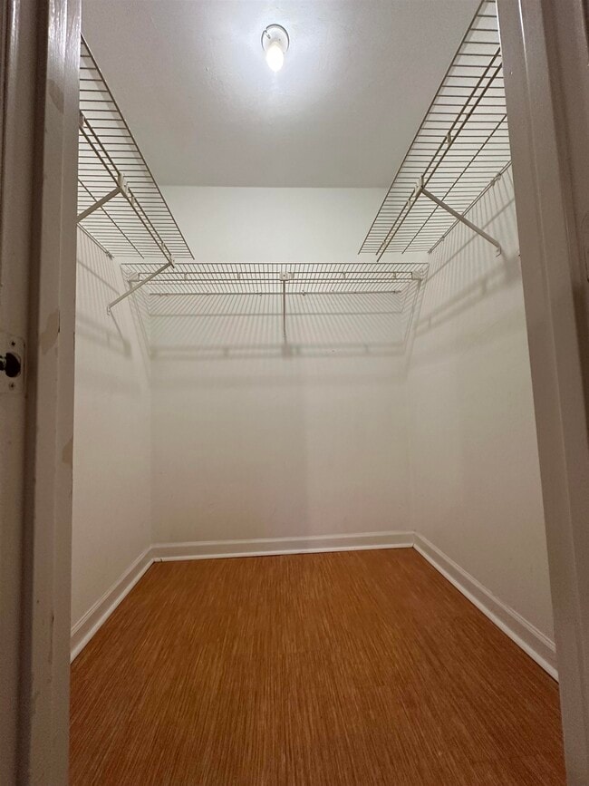 Building Photo - 1546 Merry Oaks Ct