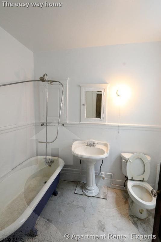 Building Photo - 14 Centre St