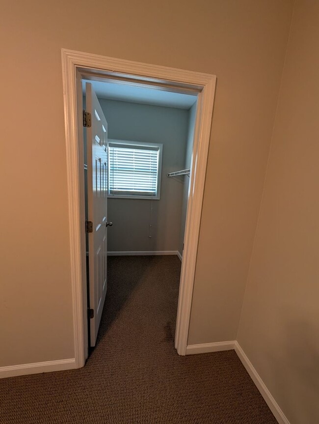 Building Photo - Cozy Condo in Wisteria Condominiums!
