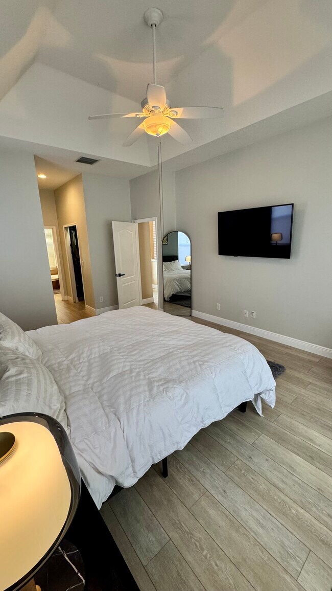 Building Photo - 480 Bridle Path Way