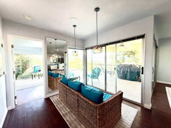 Building Photo - RIMCREST - Rare opportunity 2BR/2BA - Long Term - Furnished / Unfurnished