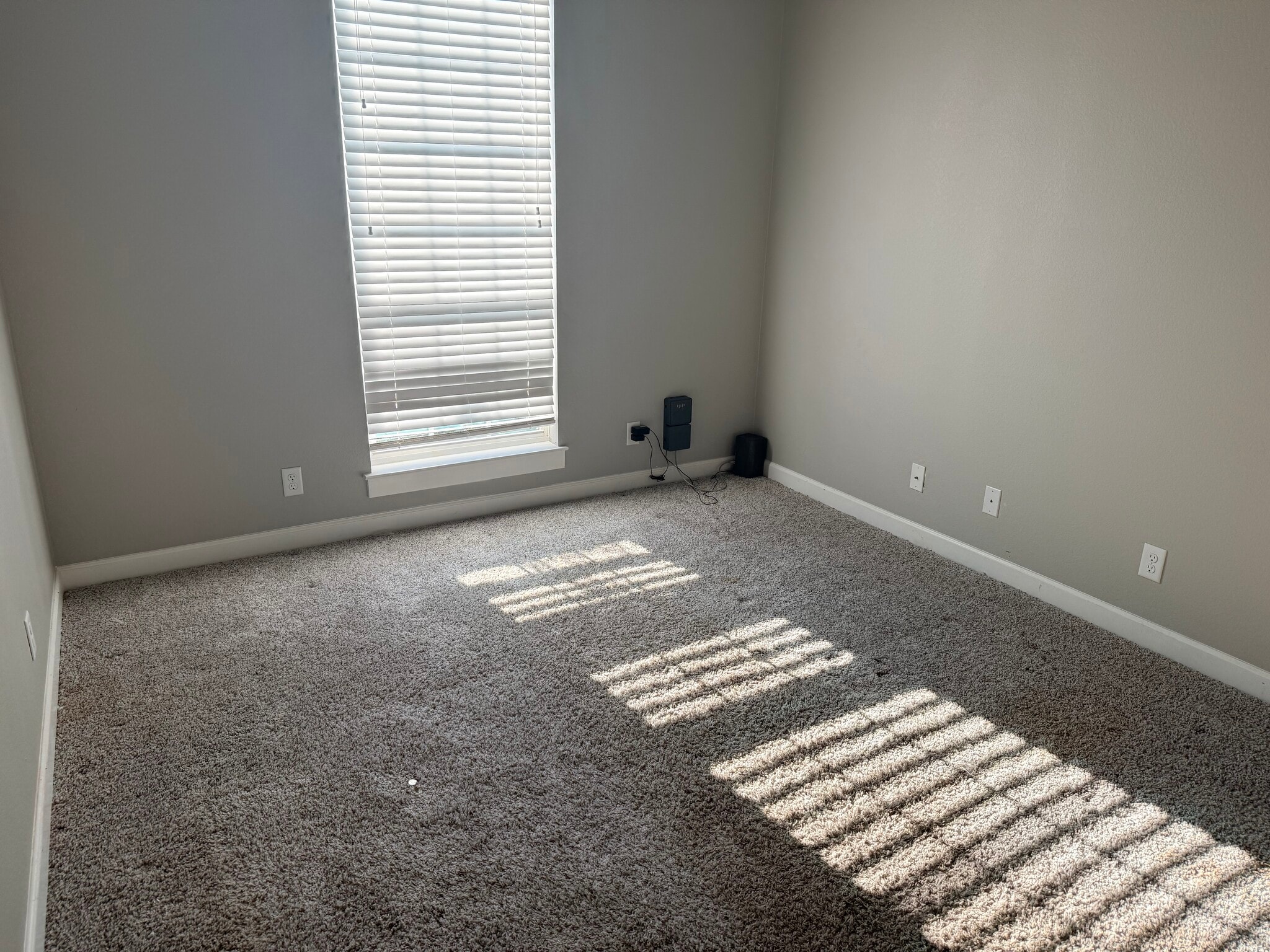 Building Photo - 2502 Meadow Lark Dr
