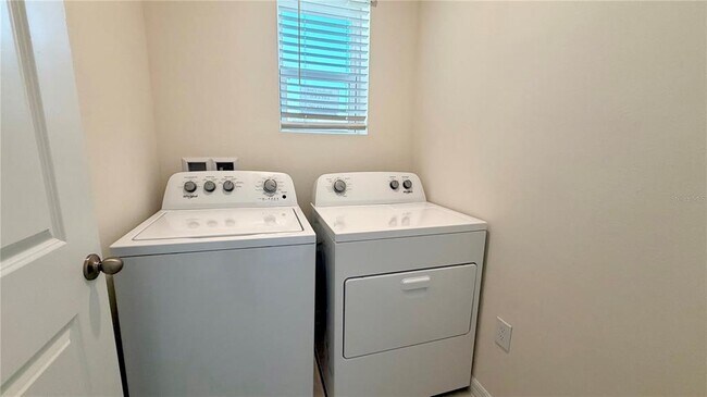 Building Photo - 3314 Wakefield Dr